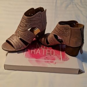 Women's shoes